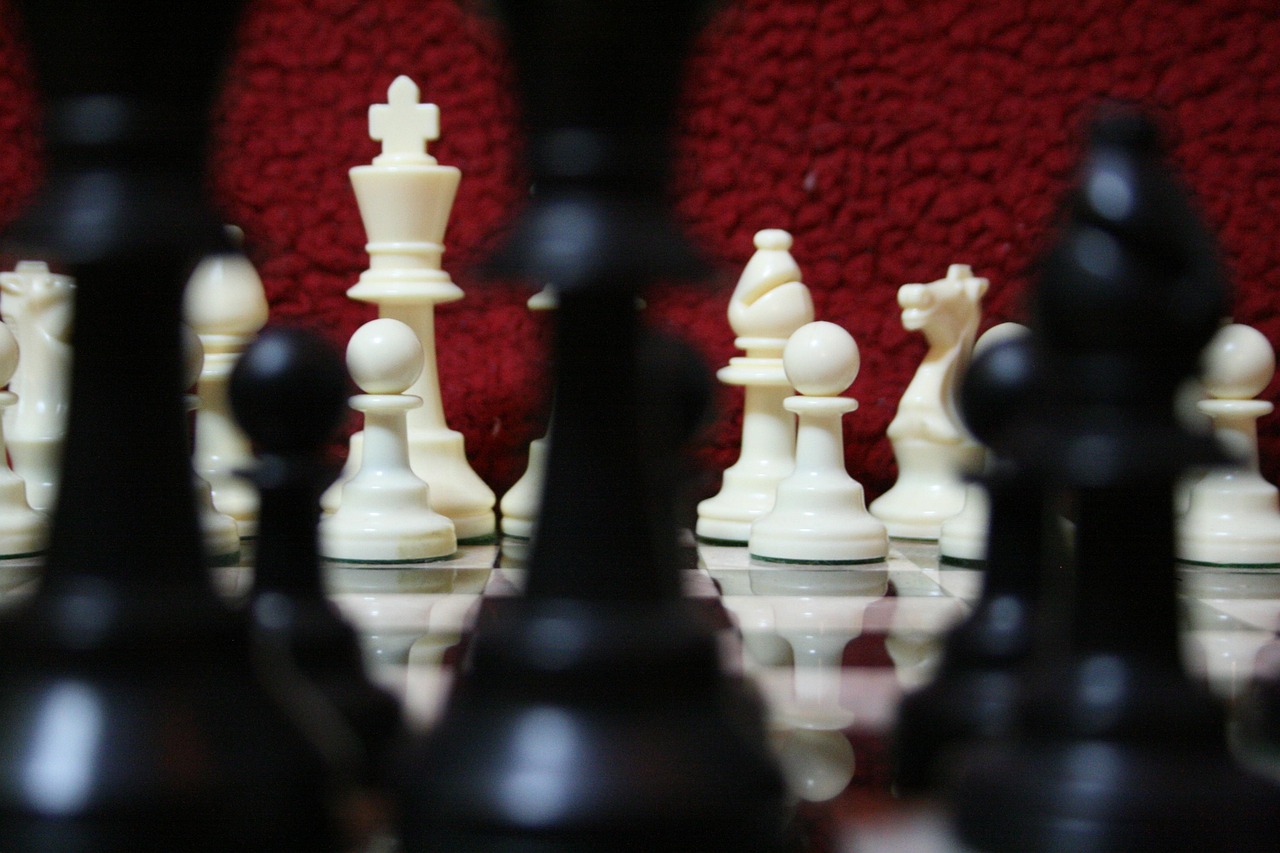 极光实名账号：短信营销和电子邮件营销的优劣分析