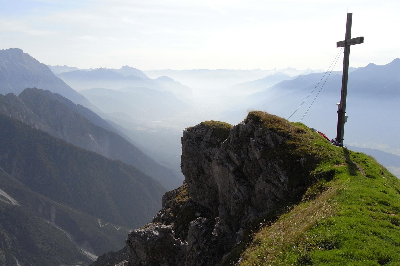豪利时草莓双爆珠：邢台注册代理公司注册